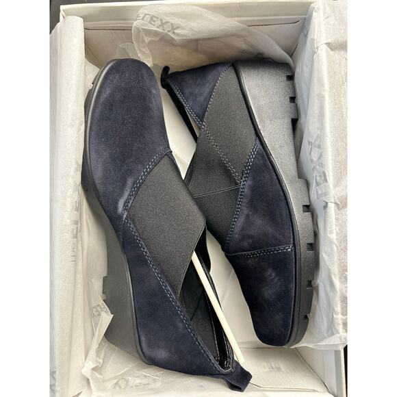 The Flexx Women's Suede Cross Band Slip On Wedge 8M Blue New in Box! - Picture 2 of 8
